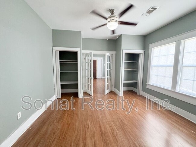 Photo - 2626 Jasmine St