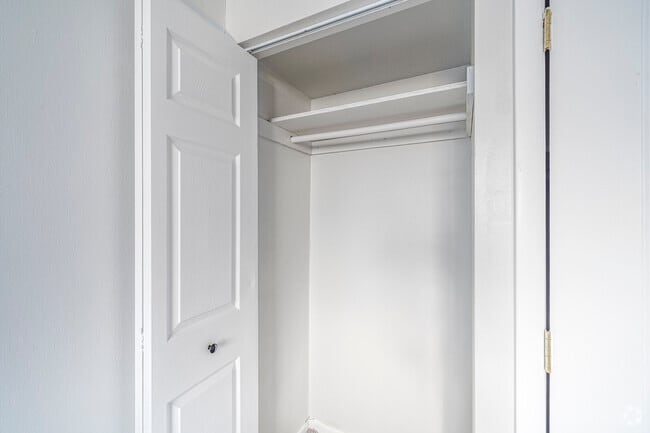 2BR, 2BA - 850SF - Second Closet - Quarterpath Place