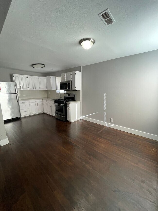 Photo - 1718-1720 14th St Unidad 1718