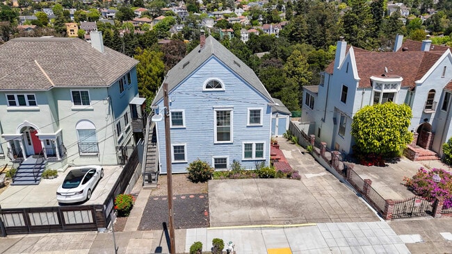 Photo - 900 MacArthur Blvd Unit B