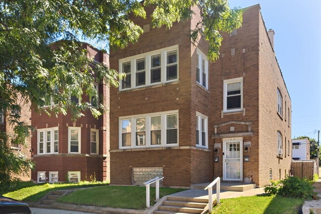 8139 S Sangamon St