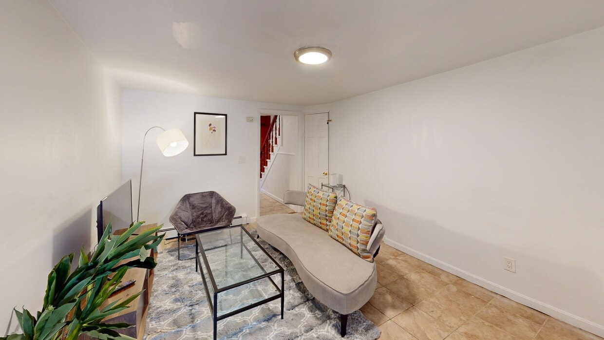Photo - Private bedroom in 5 bed/2 bath Home