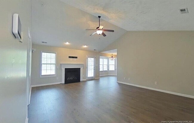 Photo - 472 Collinwood Dr