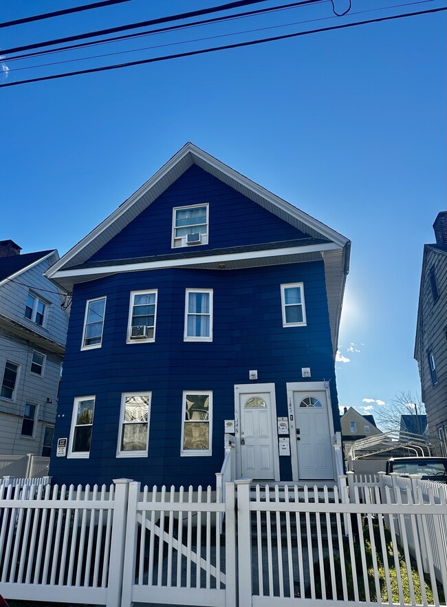 Building Photo - 145 Lenox Ave Unit 1