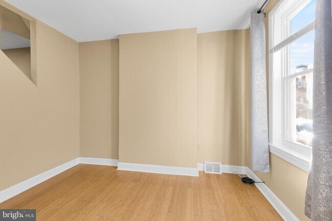 Photo - 2041 E Arizona St