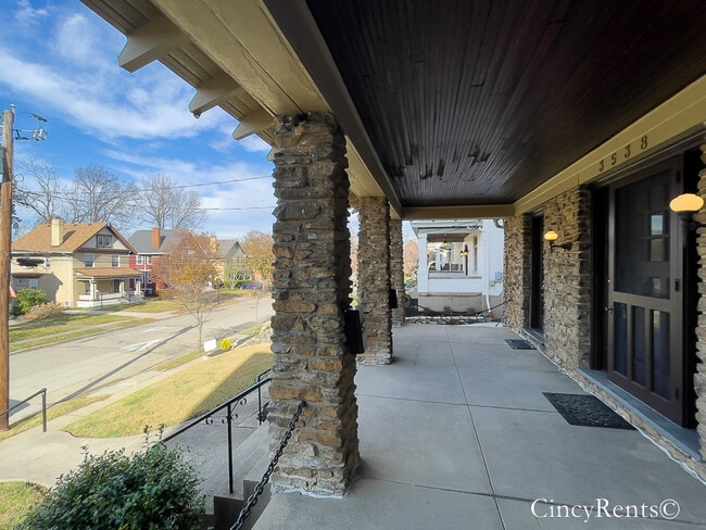 Photo - 3538 Burch Ave Unidad 2