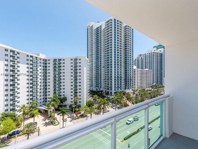 3000 S Ocean Dr Unit 922