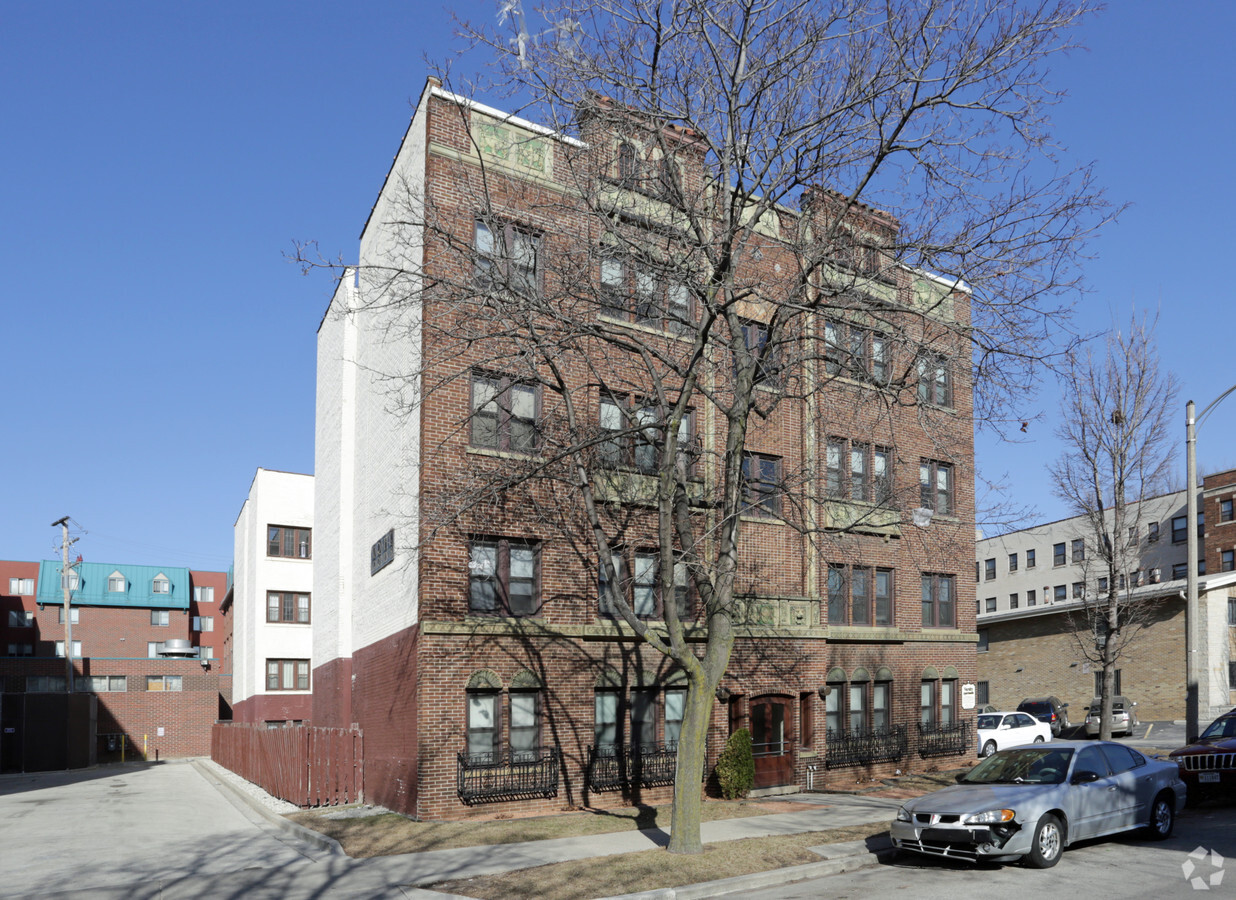 Photo - Varsity Apartments