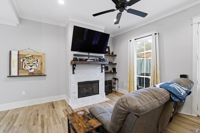 Photo - 421 St Thomas Ln