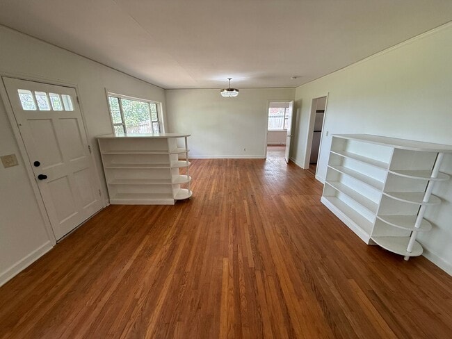 Photo - 114 Lookout Cir SW