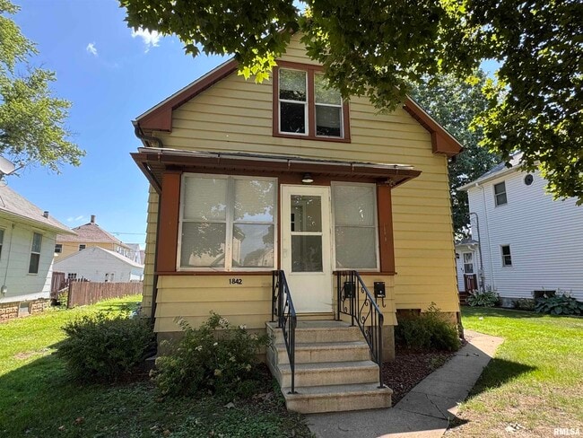 Photo - 1842 4th St House