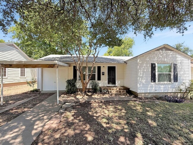 Building Photo - Move-In Ready Home with Brand New Interior Updates