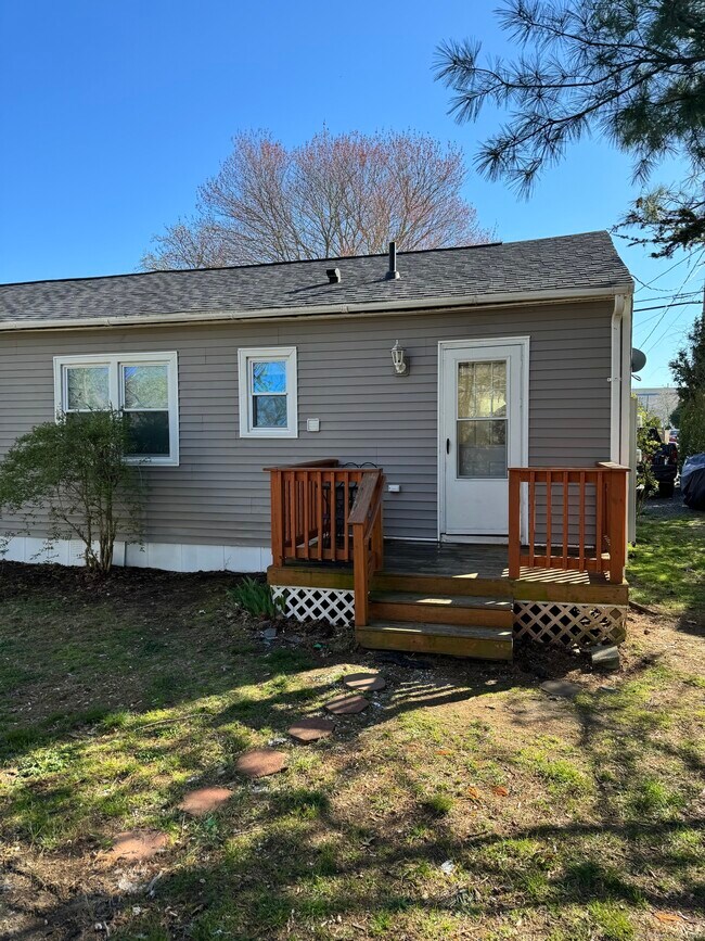 Photo - 104 Midway Oval