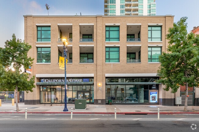 Lado que da a la calle - The Legend