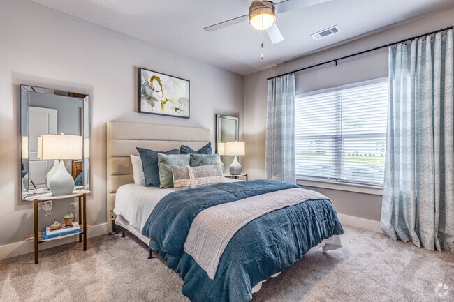1 BR, 1 BA - 754SF