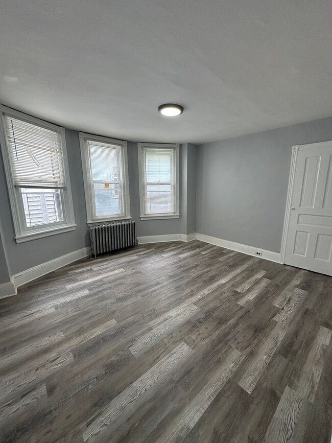 Building Photo - 117 N Front St Unit 2