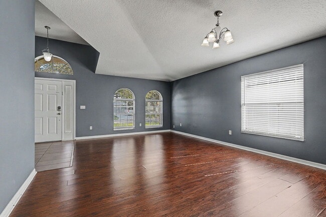 Photo - 30936 Baclan Dr