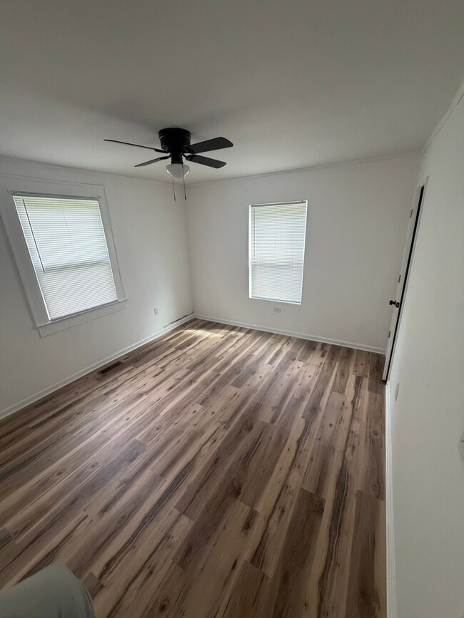 Photo - 207 Sears St