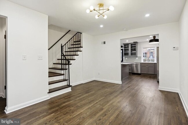 Photo - 323 34th St NE