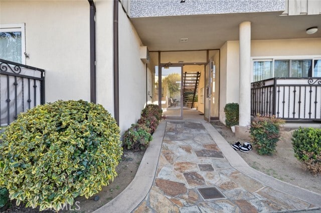 Photo - 232 N Verdugo Rd Unidad 2