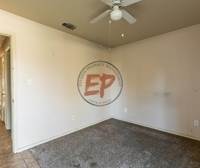 Photo - 909 Shepherd St