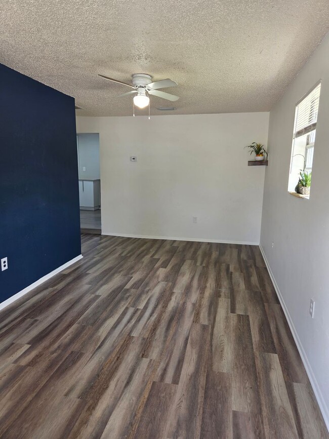 2915 36th Ave W