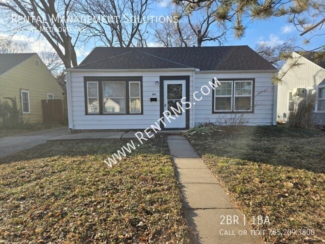 Building Photo - 605 SW Medford Ave