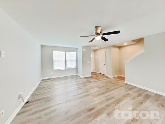 Photo - 2424 Solomon Ln