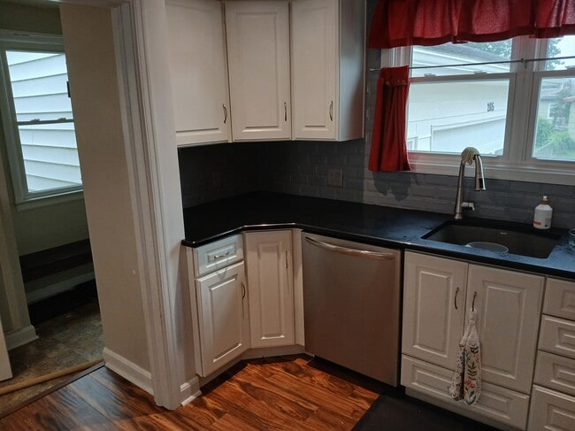 Kitchen - 2815 5th Ave S