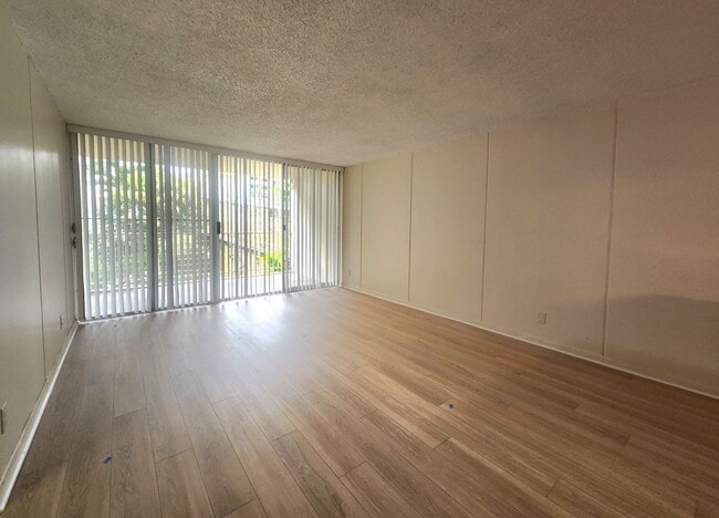 Photo - Northbrook-Melemanu in Waikalani Valley Unidad D206