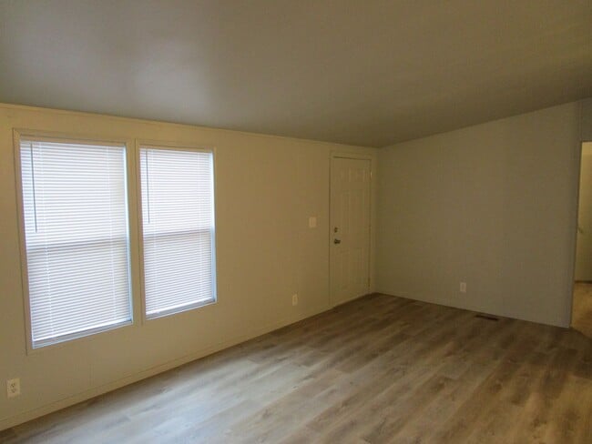 Photo - 3 Bedroom, 2 Bathroom Updated Home South o...