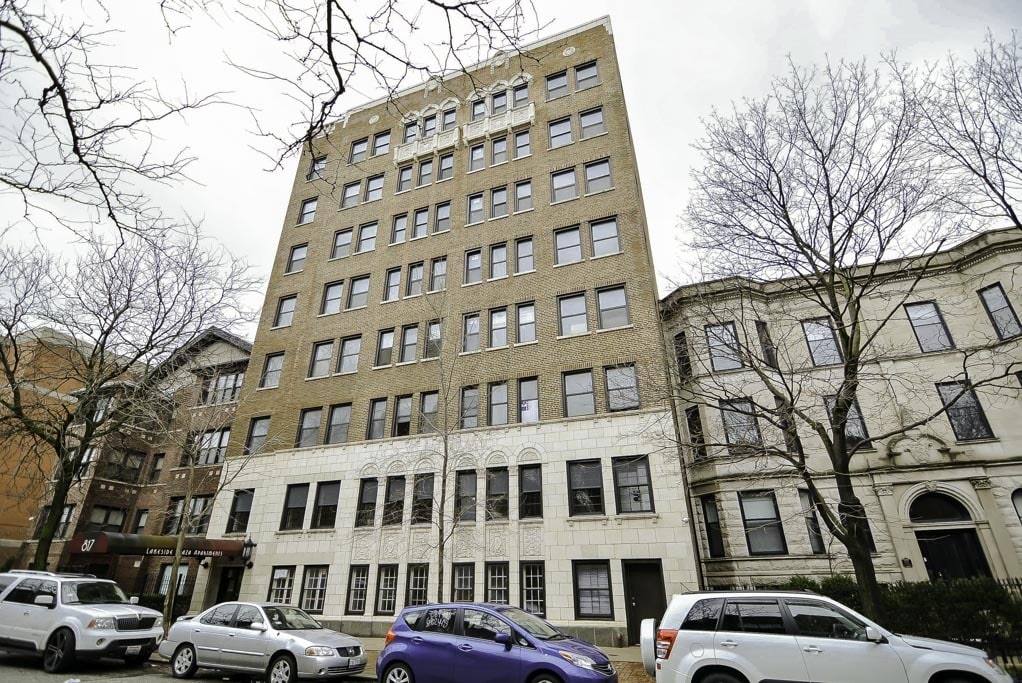 Photo - 823 W Lakeside Pl Unit A01C