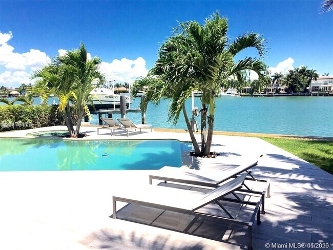 Photo - 365 N Shore Dr