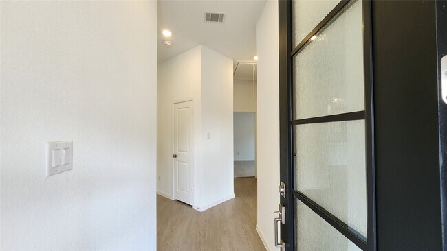 Photo - 6426 Seafoam Lake Dr