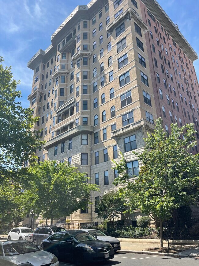Photo - 1615 Q St NW Unidad 305