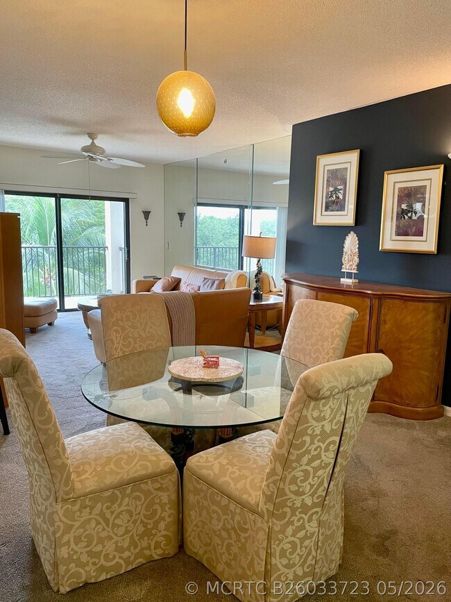 2105 Lavers Cir Unit 407