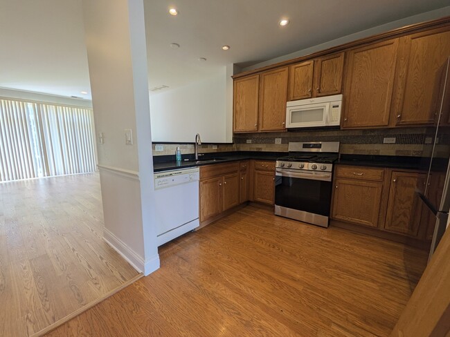 2542 Golf Ridge Cir