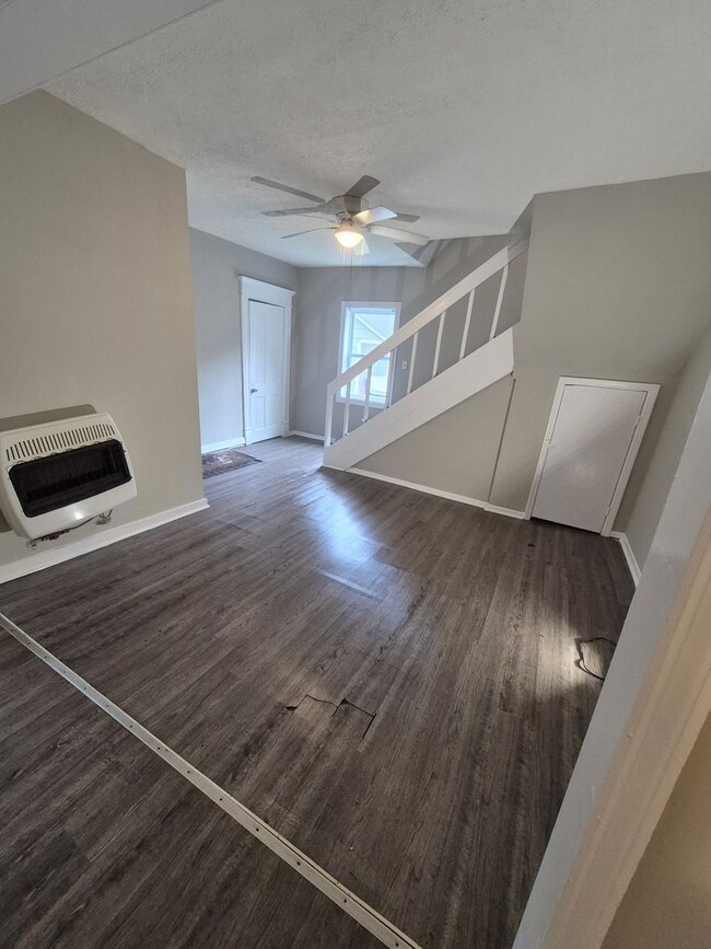 Photo - 542 Woodford Ave Unit 542 Woodford Avenue 1