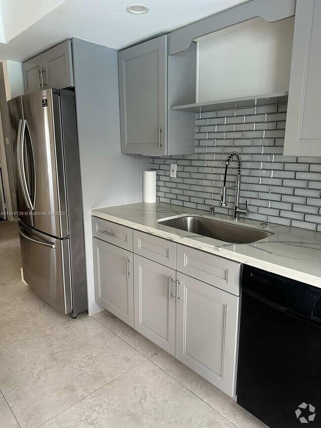 Building Photo - 8531 NW 25th St Rental