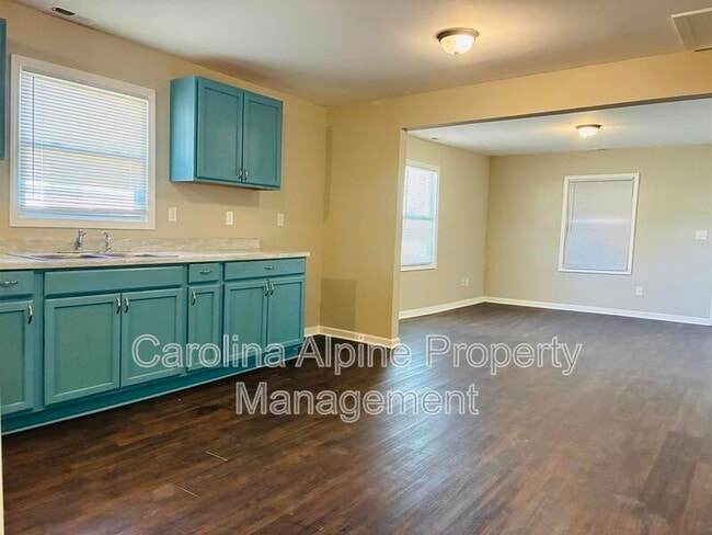 Photo - 317 N Dilling St