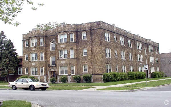 Photo - 8600-8604 S Elizabeth St Apartments