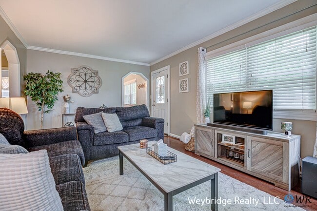 Photo - Beautiful 3BD 2.5 Bath w/ Finished Basement in White Oak/Monfort Heights