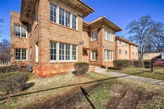 Photo - 1445 Lucile Ave SW