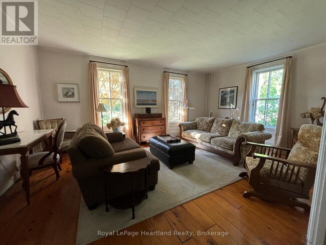 Photo - 261 Cobourg St