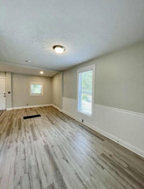 Photo - 549 Rawlings St