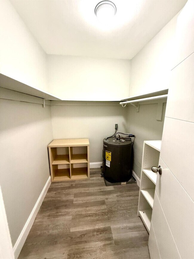 Photo - 820 NE 17th Ave Unit 7