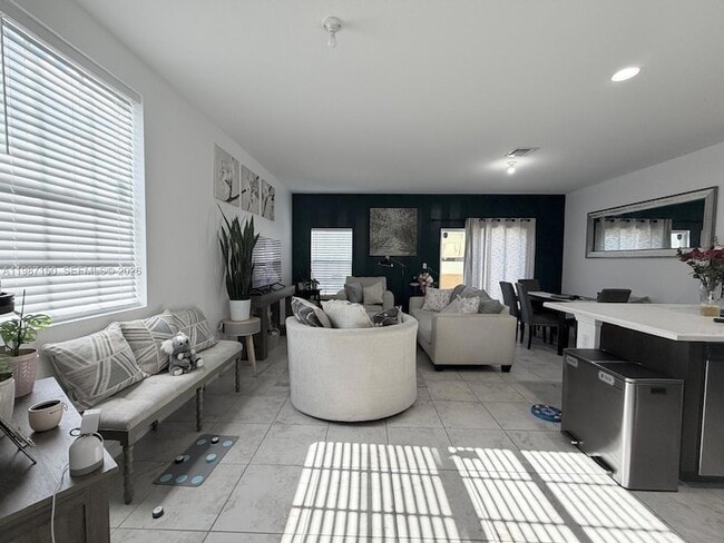 Photo - 4002 NW 11th Ct