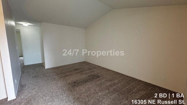 Photo - 16301 NE Russell St Unidad 16305