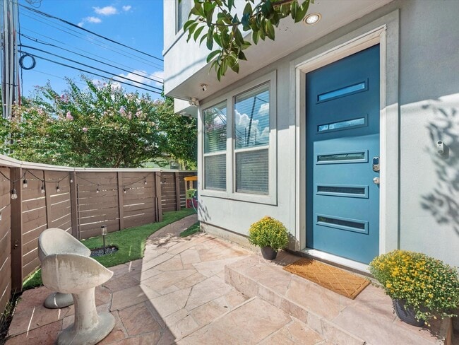 Photo - 3421 Gillespie St