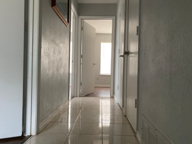 Photo - 716 Royal Crest Dr Unidad 716